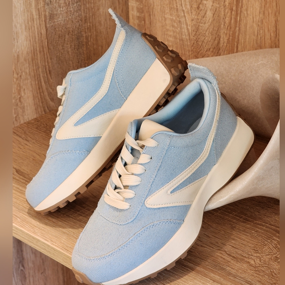 DV By Dolce Vita Brantly Women's Light Blue Women's Sneakers Size 8 - Picture 3 of 9